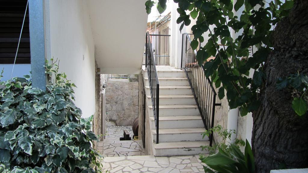 Bell Tower Apartments Tisno Exterior foto
