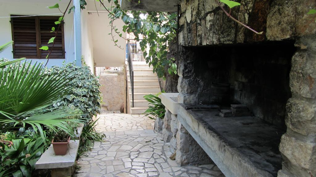 Bell Tower Apartments Tisno Exterior foto